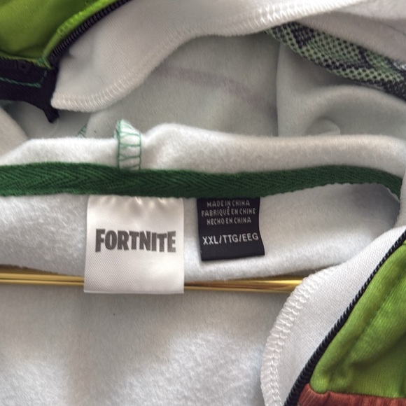 Fortnite kids Rex zip up hoodie with mask. Perfect for costume or everyday wear - Picture 9 of 12